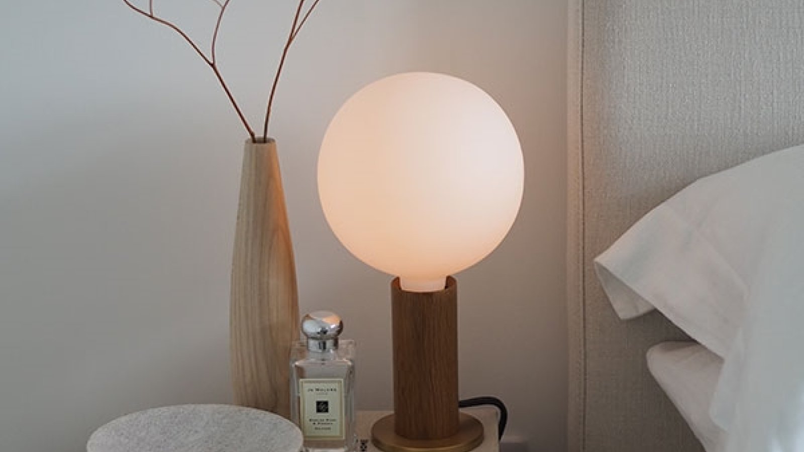 Knuckle Table Lamp